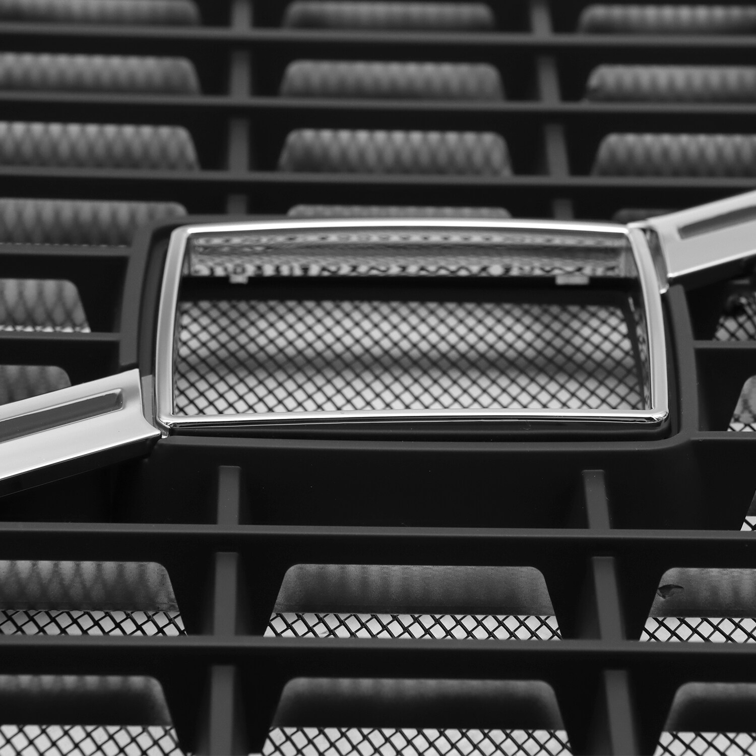 Upgrade Chrome + Black Grille Fit For 2004-2017 Volvo VNL Semi Trucks, With Bug Screen With Light Strip_voghion.com