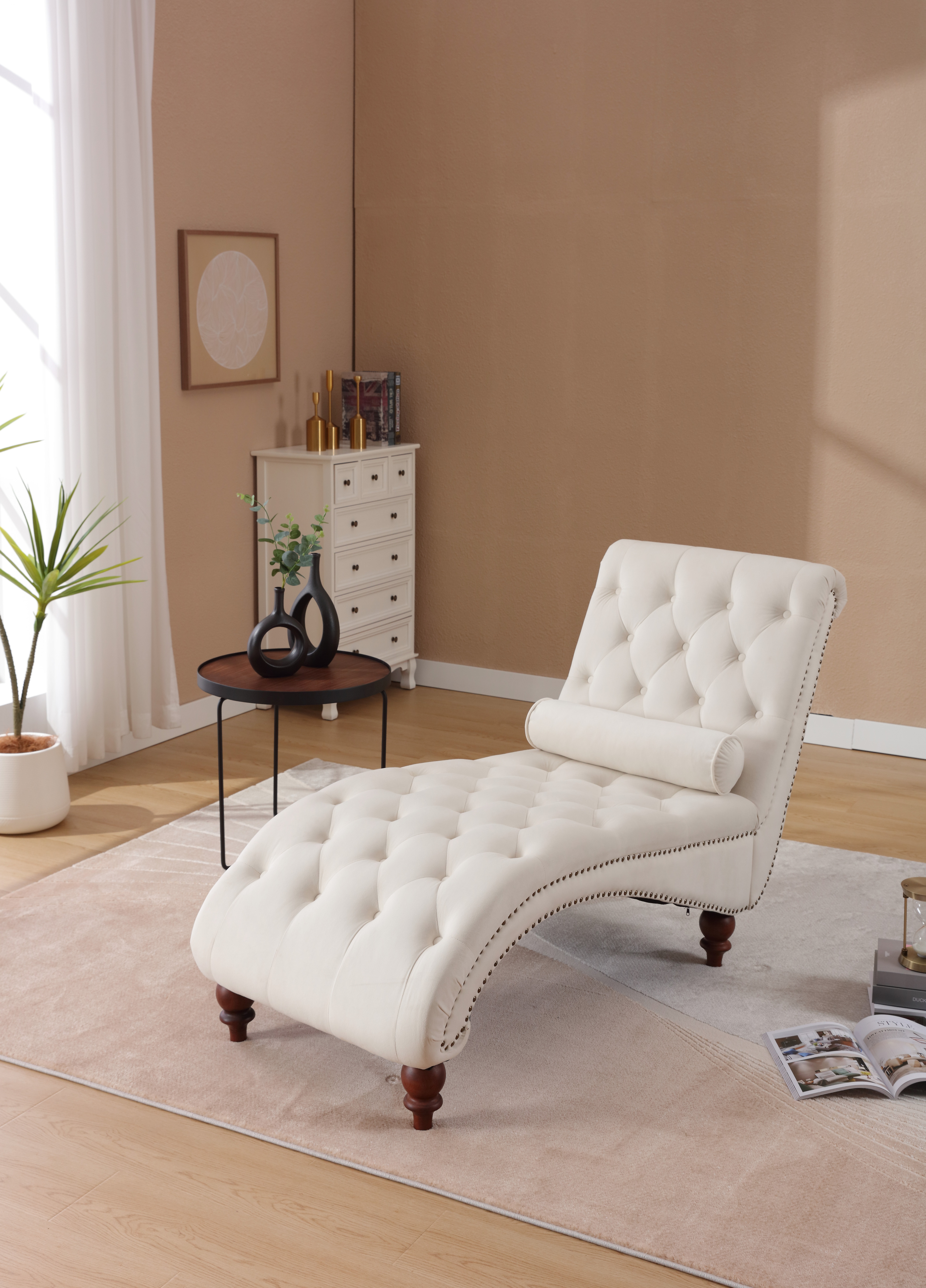 Upholstered Indoor Chaise Lounge,Medieval chaise longue