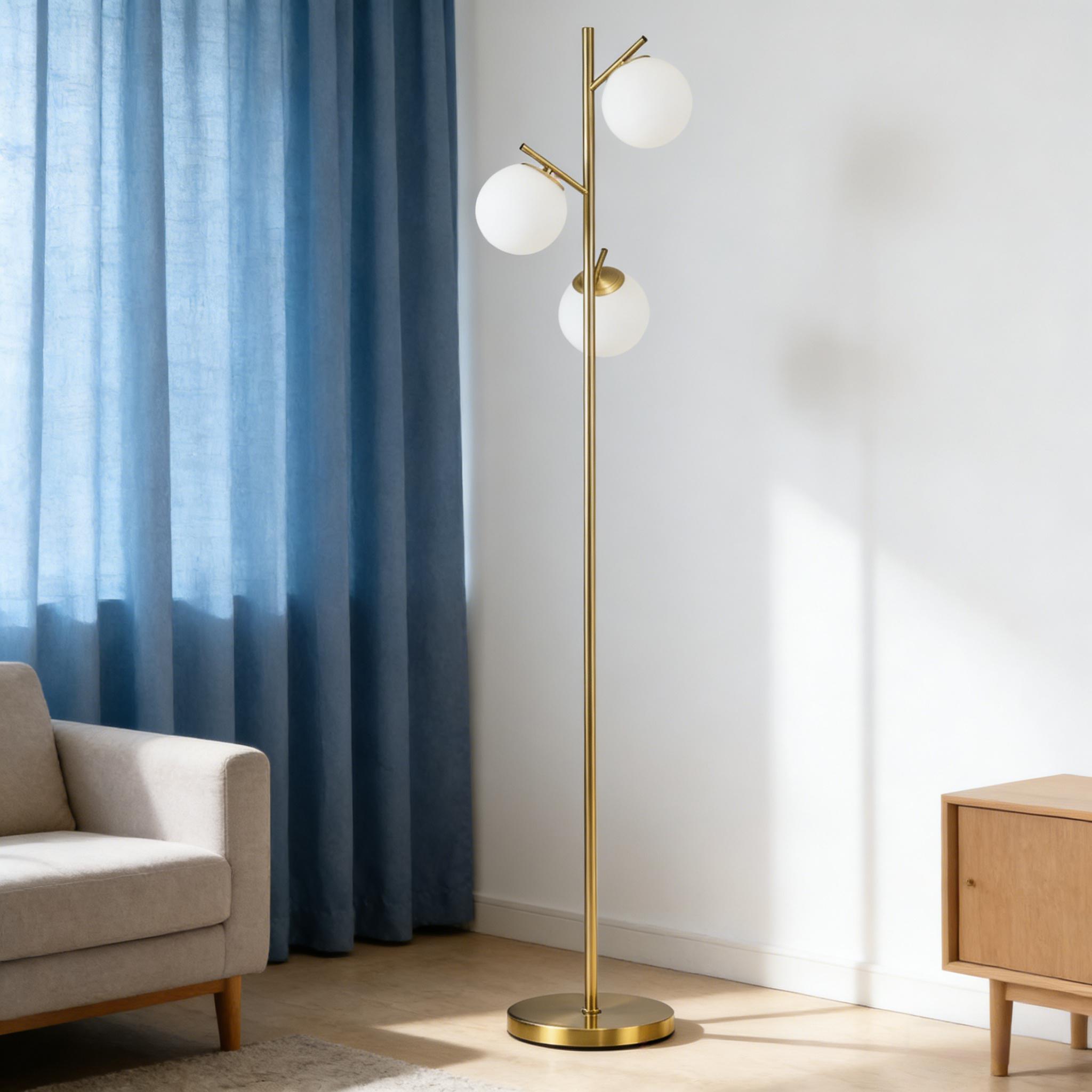 Modern 3-light Floor Lamp For Living Room With Globe Lampshades_voghion.com